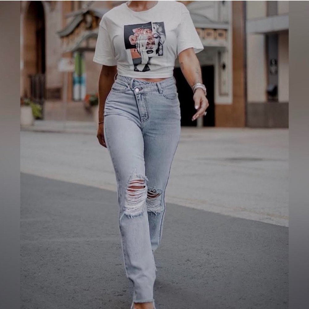 By Egreis Sawyer Straight Leg Jeans in Light Wash